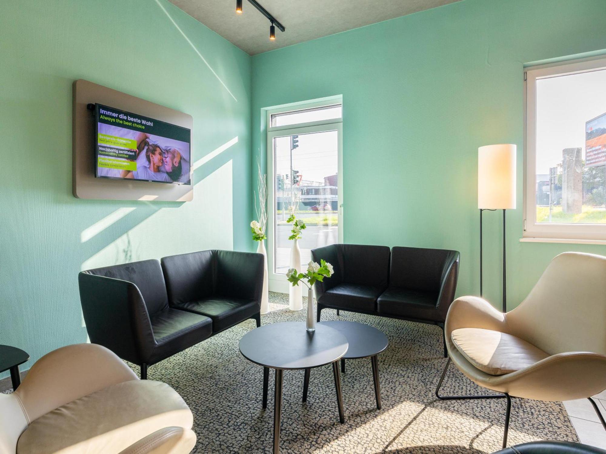 Отель B&B Hotel Neuss 3*