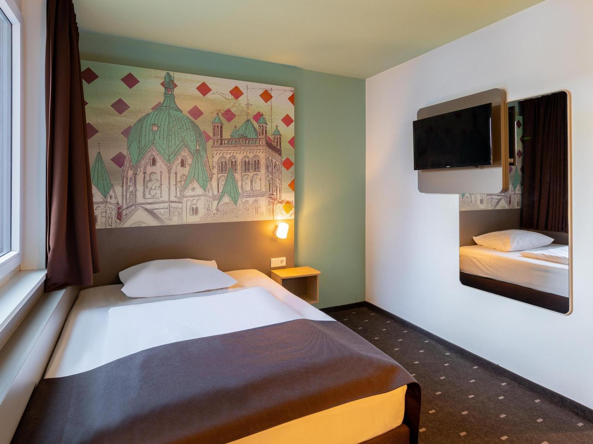 Отель B&B Hotel Neuss